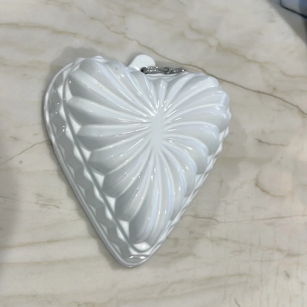 Chantal white heart
